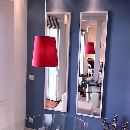 Daire Red & Blue Lisboa